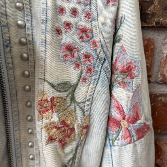 Blank NYC Denim Jacket Medium Embroidered Floral Studded Moto Zip Light Wash - Picture 4 of 16